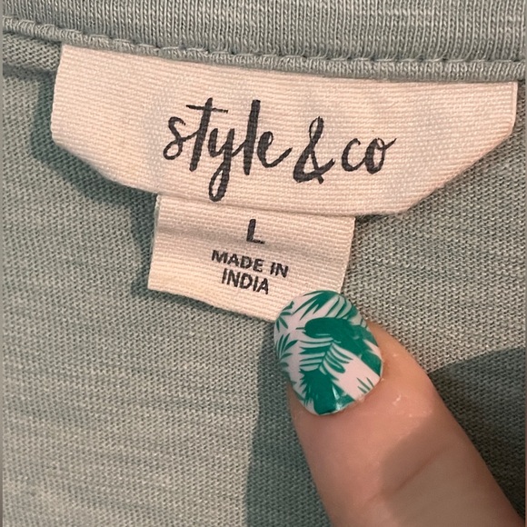 Stretchy lace top - Picture 2 of 5